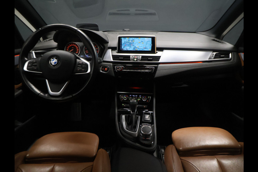 BMW 2 Serie Active Tourer 218i Centennial High Executive [HEAD-UP DISPLAY, GROOT NAVIGATIE, TREKHAAK, PDC V+A, CRUISE CONTROL, BLUETOOTH TELEFOON, STOELVERWARMING, AUTOMATISCHE AIRCO, NIEUWSTAAT]