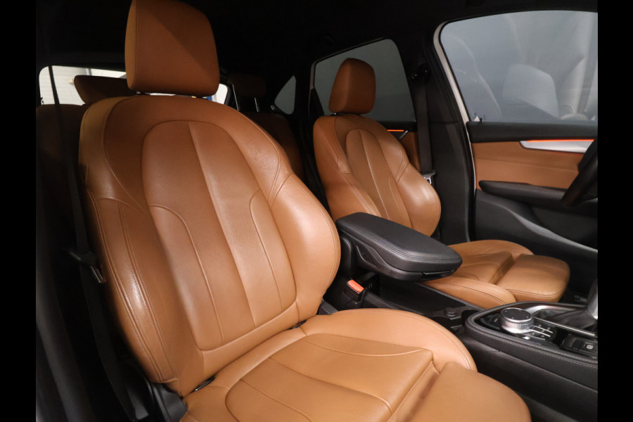 BMW 2 Serie Active Tourer 218i Centennial High Executive [HEAD-UP DISPLAY, GROOT NAVIGATIE, TREKHAAK, PDC V+A, CRUISE CONTROL, BLUETOOTH TELEFOON, STOELVERWARMING, AUTOMATISCHE AIRCO, NIEUWSTAAT]