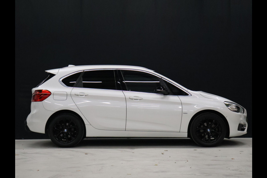 BMW 2 Serie Active Tourer 218i Centennial High Executive [HEAD-UP DISPLAY, GROOT NAVIGATIE, TREKHAAK, PDC V+A, CRUISE CONTROL, BLUETOOTH TELEFOON, STOELVERWARMING, AUTOMATISCHE AIRCO, NIEUWSTAAT]