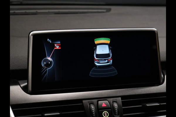 BMW 2 Serie Active Tourer 218i Centennial High Executive [HEAD-UP DISPLAY, GROOT NAVIGATIE, TREKHAAK, PDC V+A, CRUISE CONTROL, BLUETOOTH TELEFOON, STOELVERWARMING, AUTOMATISCHE AIRCO, NIEUWSTAAT]