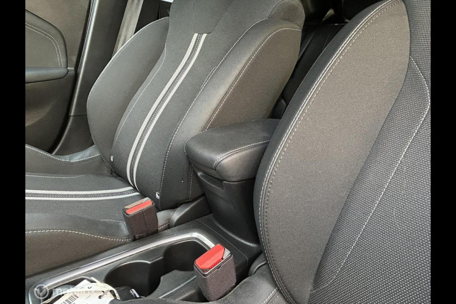 Opel Corsa 1.2 Turbo GS 100 PK clima / fm nav + carplay / 17" lm / LED