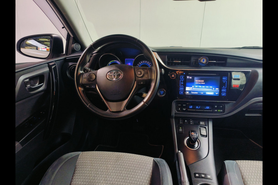 Toyota Auris Touring Sports 1.8 Hybrid Dynamic Ultimate Rijklaar + 12 maanden Bovag-garantie Henk Jongen Auto's in Helmond,  al 50 jaar service zoals 't hoort!
