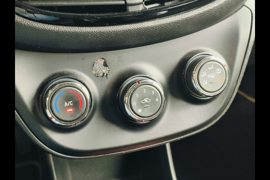 Opel KARL 1.0 Rocks Online Edition AUTOMAAT Rijklaar + 12 maanden Bovag-garantie Henk Jongen Auto's in Helmond,  al 50 jaar service zoals 't hoort!