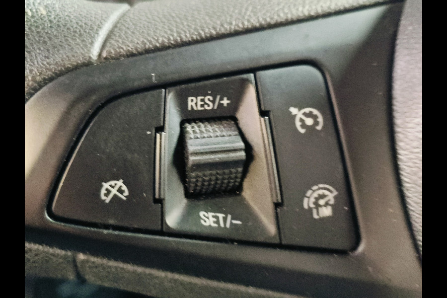 Opel KARL 1.0 Rocks Online Edition AUTOMAAT Rijklaar + 12 maanden Bovag-garantie Henk Jongen Auto's in Helmond,  al 50 jaar service zoals 't hoort!