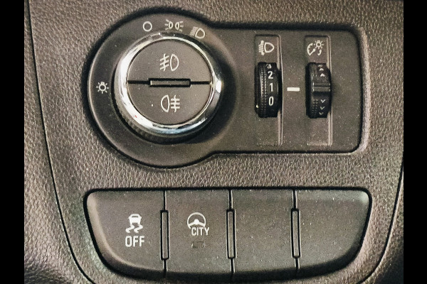 Opel KARL 1.0 Rocks Online Edition AUTOMAAT Rijklaar + 12 maanden Bovag-garantie Henk Jongen Auto's in Helmond,  al 50 jaar service zoals 't hoort!