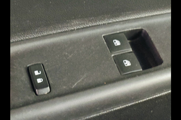 Opel KARL 1.0 Rocks Online Edition AUTOMAAT Rijklaar + 12 maanden Bovag-garantie Henk Jongen Auto's in Helmond,  al 50 jaar service zoals 't hoort!