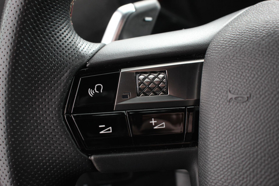 DS DS 3 Crossback 1.2 PureTech 130 PK Automaat Performance Line | Climate Control | Parkeer sensoren Achter | Lichtmetalen velgen