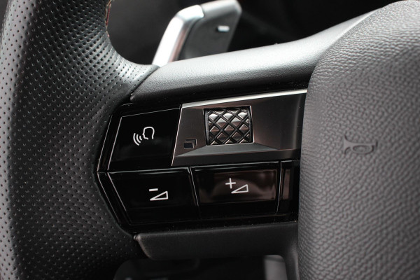 DS DS 3 Crossback 1.2 PureTech 130 PK Automaat Performance Line | Climate Control | Parkeer sensoren Achter | Lichtmetalen velgen