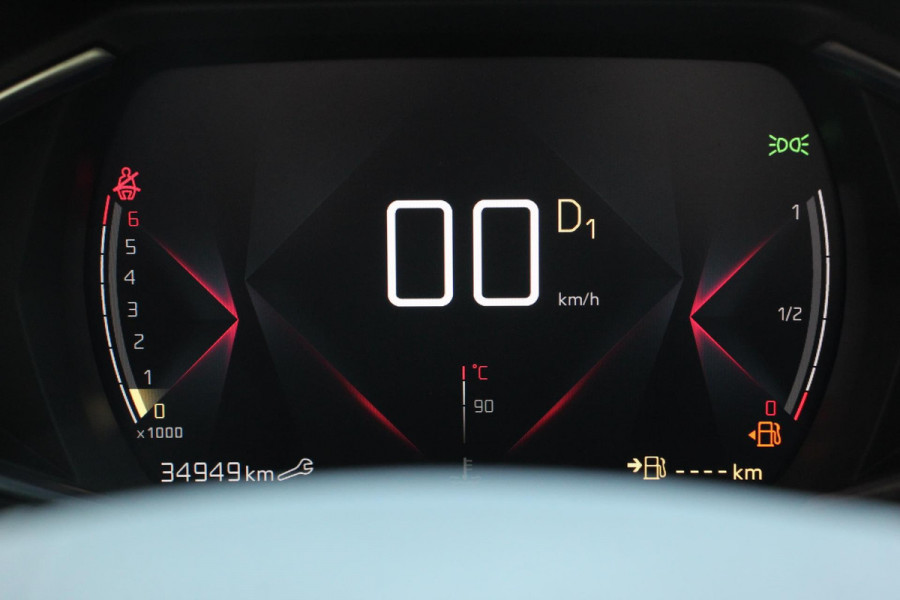 DS DS 3 Crossback 1.2 PureTech 130 PK Automaat Performance Line | Climate Control | Parkeer sensoren Achter | Lichtmetalen velgen