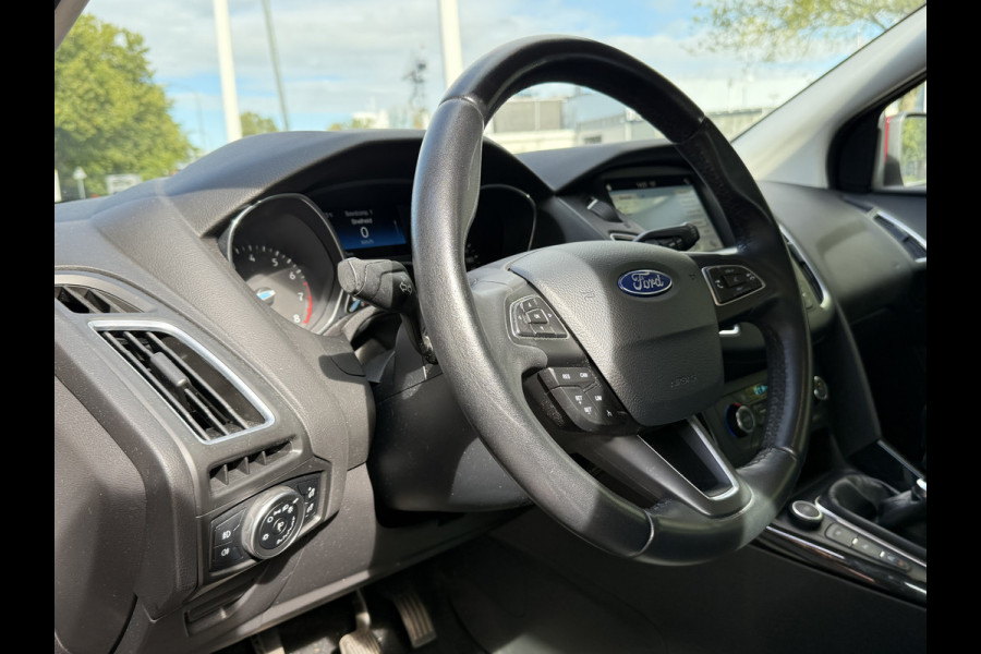 Ford Focus BWJ 2018 | 1.0 126PK Titanium | TREKHAAK | CAMERA  | CLIMA | NAVI | CARPLAY | SPORTSTOELEN | CRUISE | PDC 2X