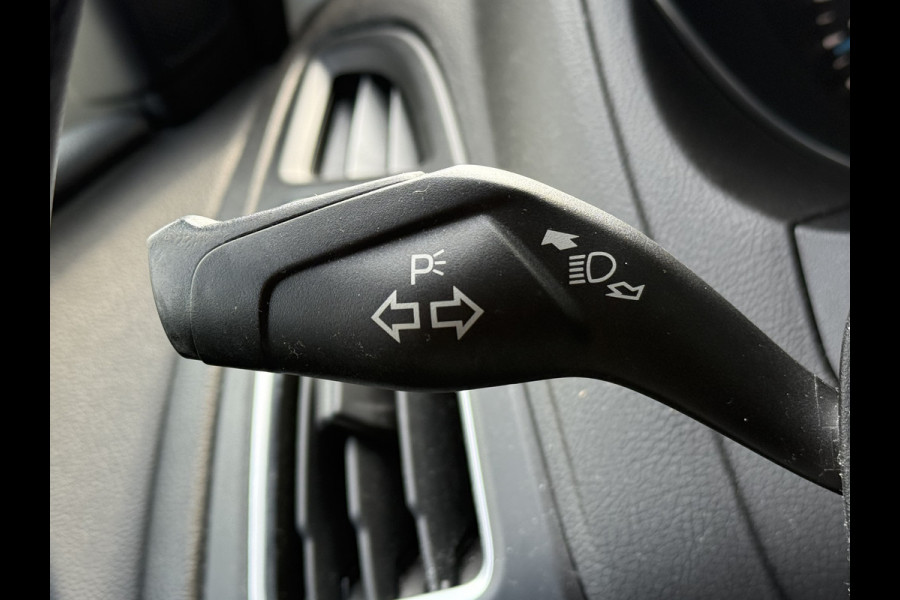 Ford Focus BWJ 2018 | 1.0 126PK Titanium | TREKHAAK | CAMERA  | CLIMA | NAVI | CARPLAY | SPORTSTOELEN | CRUISE | PDC 2X