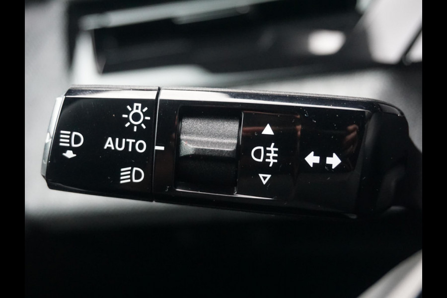 Peugeot 5008 1.2 Hybrid 145 Allure