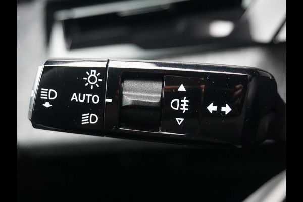 Peugeot 5008 1.2 Hybrid 145 Allure