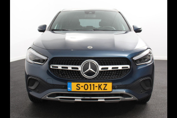 Mercedes-Benz GLA 200 163pk Automaat Progressive Mercedes-Benz GLA-klasse 200 Progressive | Panorama Dak | Navigatie | Camera | Cruise Control | LED Matrix | DAB | Memomy Stoel |