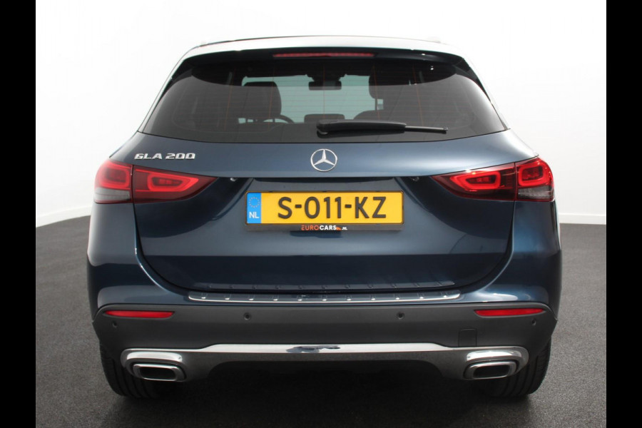Mercedes-Benz GLA 200 163pk Automaat Progressive Mercedes-Benz GLA-klasse 200 Progressive | Panorama Dak | Navigatie | Camera | Cruise Control | LED Matrix | DAB | Memomy Stoel |