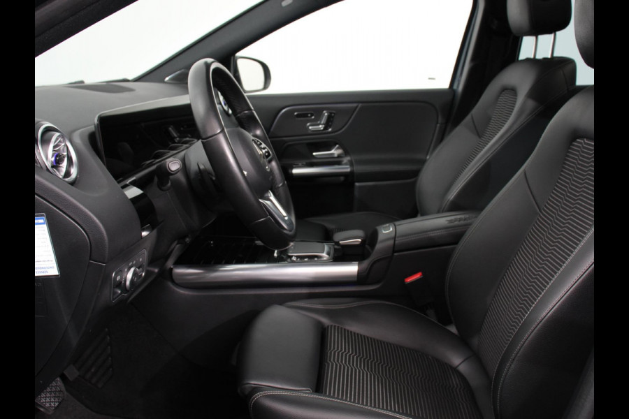 Mercedes-Benz GLA 200 163pk Automaat Progressive Mercedes-Benz GLA-klasse 200 Progressive | Panorama Dak | Navigatie | Camera | Cruise Control | LED Matrix | DAB | Memomy Stoel |