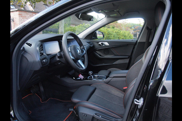 BMW 1-serie 118i Executive Edition | Apple Carplay | Cruise Control | Parkeersensoren | Automaat |