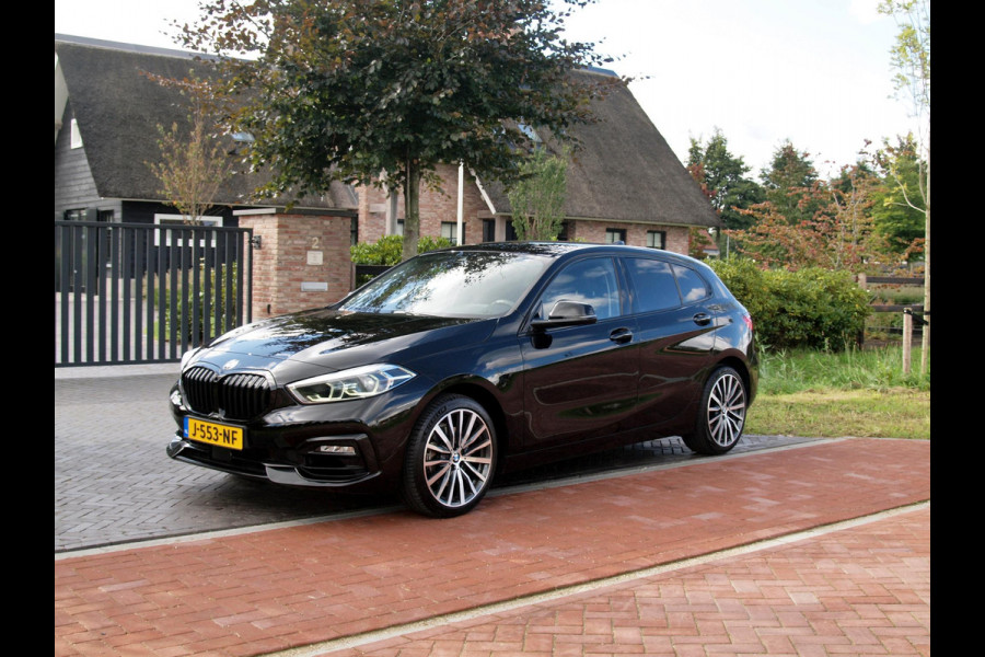 BMW 1-serie 118i Executive Edition | Apple Carplay | Cruise Control | Parkeersensoren | Automaat |