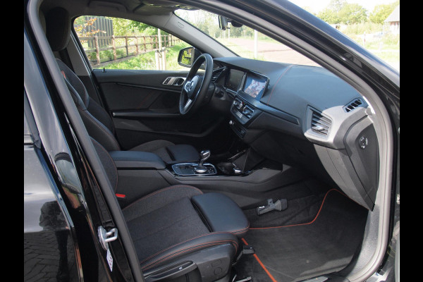 BMW 1-serie 118i Executive Edition | Apple Carplay | Cruise Control | Parkeersensoren | Automaat |