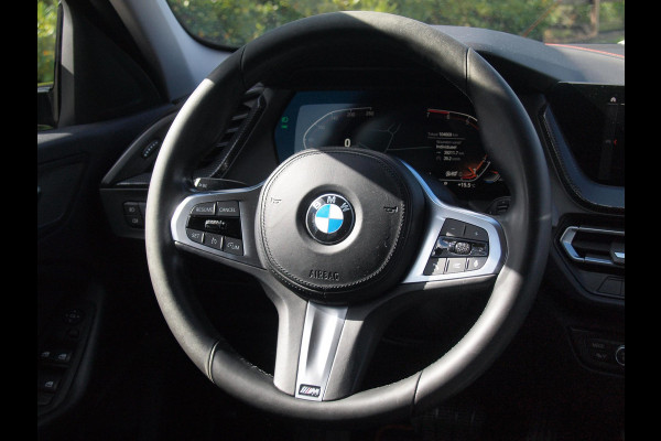 BMW 1-serie 118i Executive Edition | Apple Carplay | Cruise Control | Parkeersensoren | Automaat |