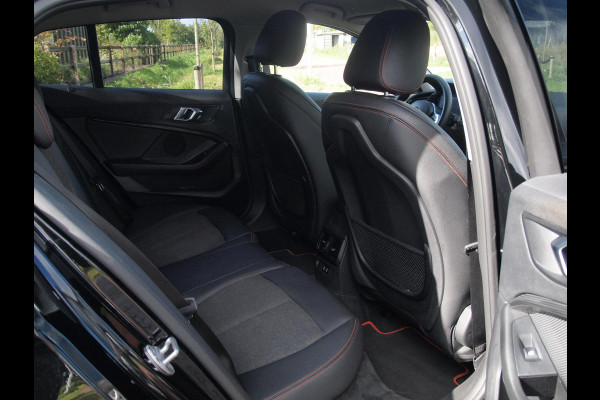 BMW 1-serie 118i Executive Edition | Apple Carplay | Cruise Control | Parkeersensoren | Automaat |