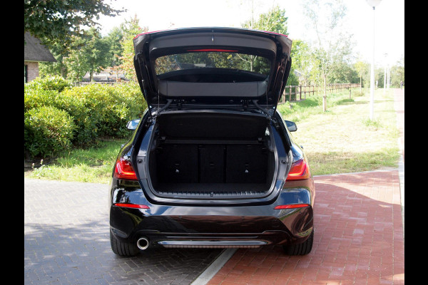 BMW 1-serie 118i Executive Edition | Apple Carplay | Cruise Control | Parkeersensoren | Automaat |