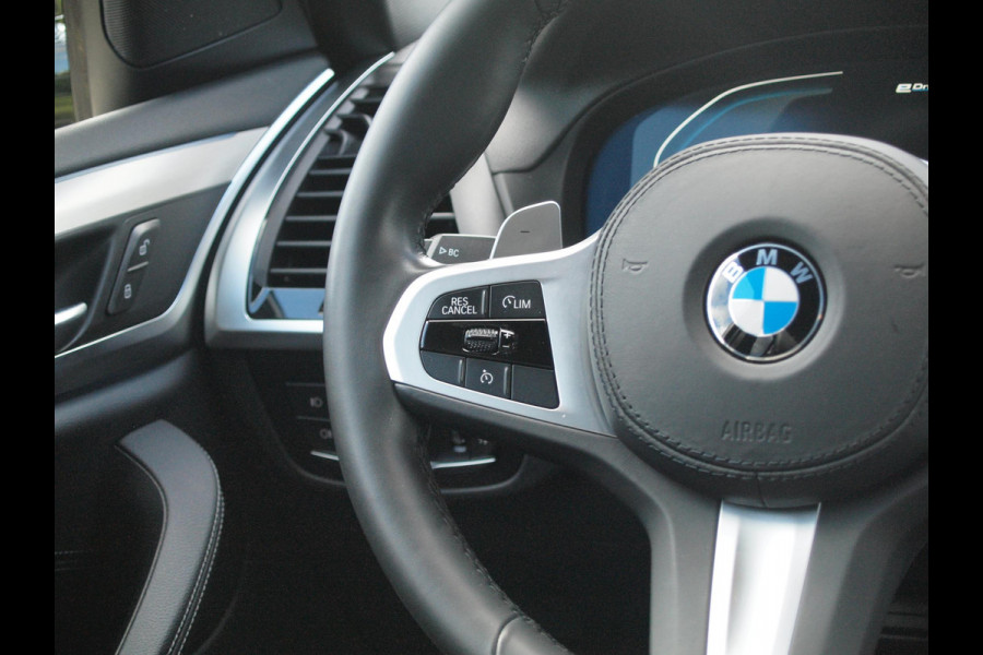 BMW X3 xDrive30e Business Edition Plus | M-Pakket | 360* Camera | Trekhaak | NL-Auto | Plug-in Hybride |