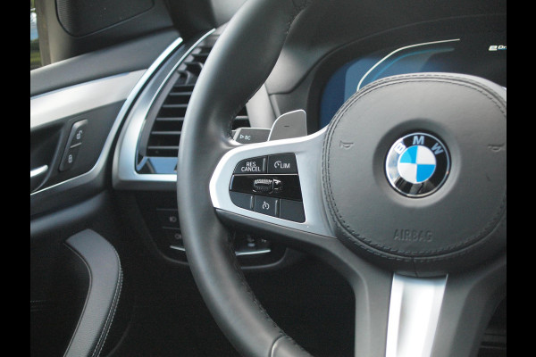 BMW X3 xDrive30e Business Edition Plus | M-Pakket | 360* Camera | Trekhaak | NL-Auto | Plug-in Hybride |