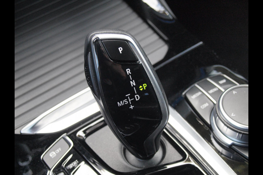 BMW X3 xDrive30e Business Edition Plus | M-Pakket | 360* Camera | Trekhaak | NL-Auto | Plug-in Hybride |
