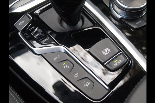BMW X3 xDrive30e Business Edition Plus | M-Pakket | 360* Camera | Trekhaak | NL-Auto | Plug-in Hybride |