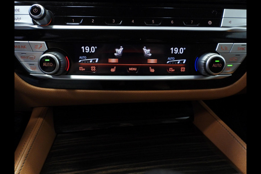 BMW 5 Serie Touring 530e Luxury Line NAVI/LEER/LASER LED/TREKH./18"LMV! BMW 5 Serie Touring 530e Luxury Line NAVI/LEER/LASER LED/TREKH./18"LMV!