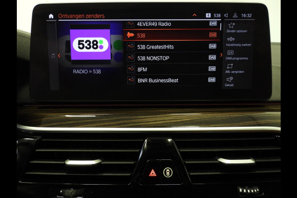 BMW 5 Serie Touring 530e Luxury Line NAVI/LEER/LASER LED/TREKH./18"LMV! BMW 5 Serie Touring 530e Luxury Line NAVI/LEER/LASER LED/TREKH./18"LMV!