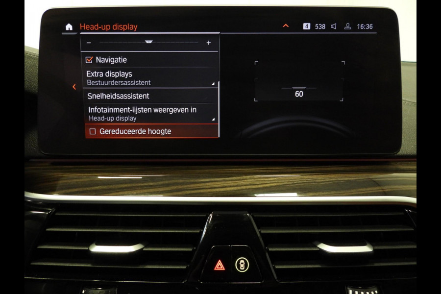 BMW 5 Serie Touring 530e Luxury Line NAVI/LEER/LASER LED/TREKH./18"LMV! BMW 5 Serie Touring 530e Luxury Line NAVI/LEER/LASER LED/TREKH./18"LMV!