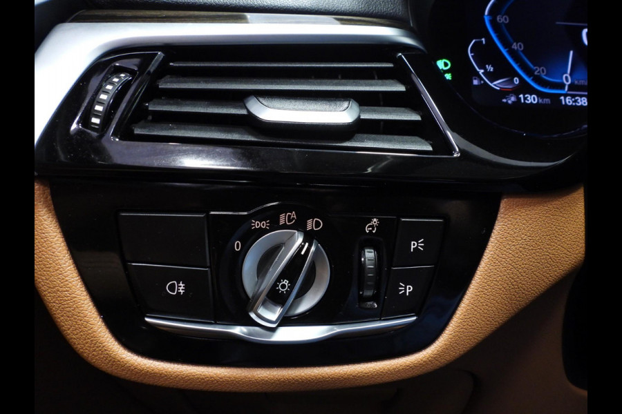 BMW 5 Serie Touring 530e Luxury Line NAVI/LEER/LASER LED/TREKH./18"LMV! BMW 5 Serie Touring 530e Luxury Line NAVI/LEER/LASER LED/TREKH./18"LMV!