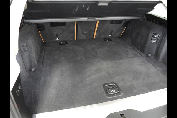 BMW 5 Serie Touring 530e Luxury Line NAVI/LEER/LASER LED/TREKH./18"LMV! BMW 5 Serie Touring 530e Luxury Line NAVI/LEER/LASER LED/TREKH./18"LMV!