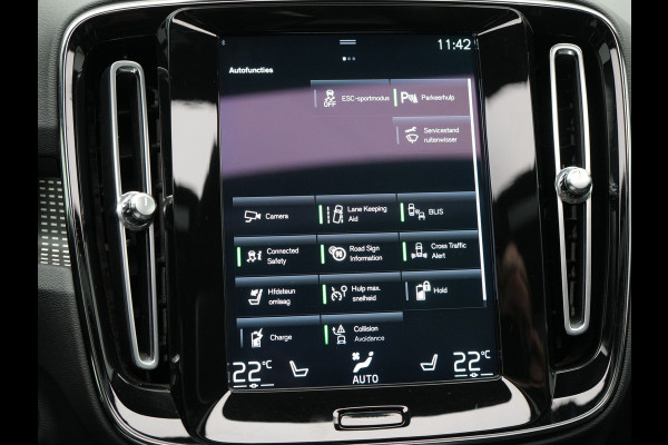 Volvo XC40 T4 Recharge R-Design Plug In Hybrid 211pk Dealer O.H PHEV | Panodak | 360 Camera | Harman Kardon Sound | Adaptive Cruise | Alcantara Sportstoelen Verwarmd | Apple Carplay | Keyless | Blis | Stuur Verwarmd | Navigatie | Virtual | DAB |