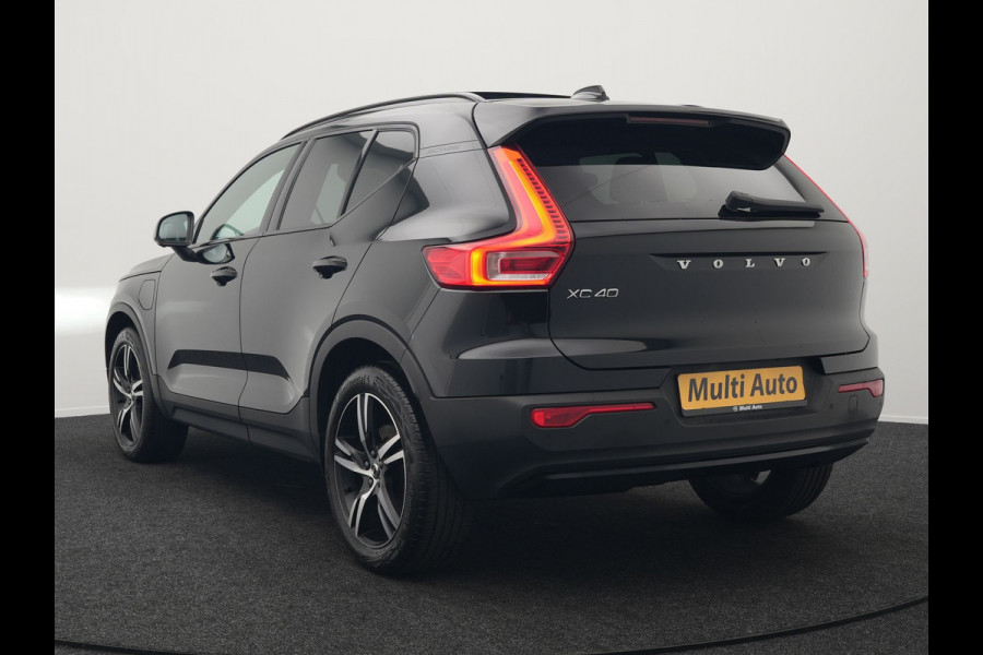 Volvo XC40 T4 Recharge R-Design Plug In Hybrid 211pk Dealer O.H PHEV | Panodak | 360 Camera | Harman Kardon Sound | Adaptive Cruise | Alcantara Sportstoelen Verwarmd | Apple Carplay | Keyless | Blis | Stuur Verwarmd | Navigatie | Virtual | DAB |