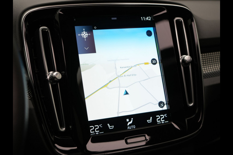 Volvo XC40 T4 Recharge R-Design Plug In Hybrid 211pk Dealer O.H PHEV | Panodak | 360 Camera | Harman Kardon Sound | Adaptive Cruise | Alcantara Sportstoelen Verwarmd | Apple Carplay | Keyless | Blis | Stuur Verwarmd | Navigatie | Virtual | DAB |