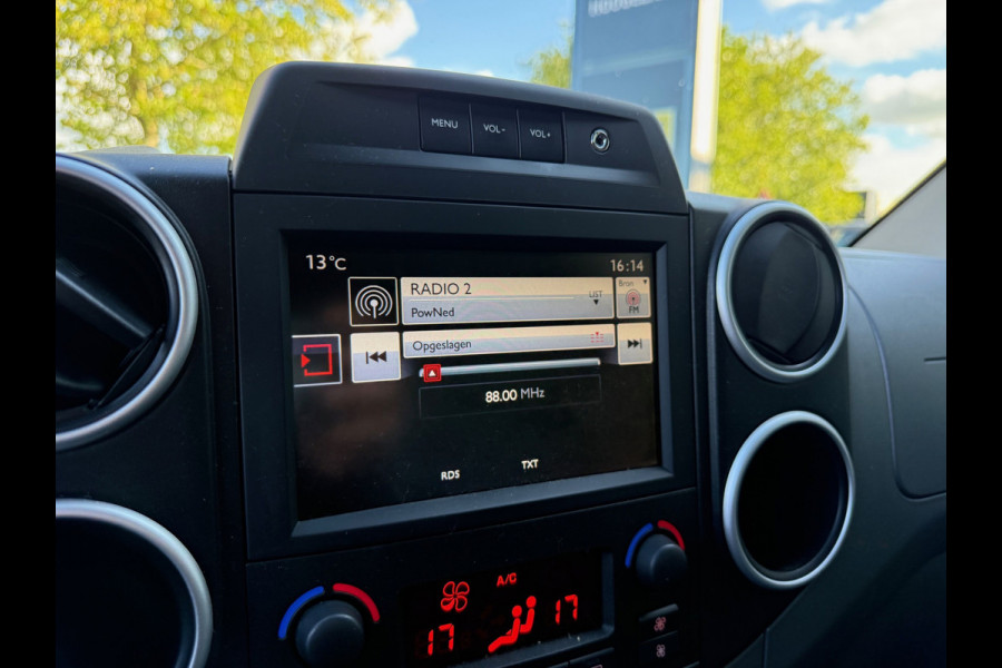 Citroën Berlingo BWJ 2017 | 1.2PT 111PK XTR | CLIMA | NAVI | STOELVERW. | TREKHAAK | CRUISE | PDC | DONKER GLAS |