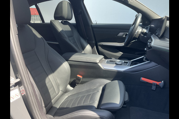 BMW 3-serie 330e xDrive Nieuwstaat Open dak Harman/kordon Elec. t-haak Sportstoelen Headup BMW 3-serie 330e xDrive Nieuwstaat Open dak Harman/kordon Elec. t-haak Sportstoelen Headup