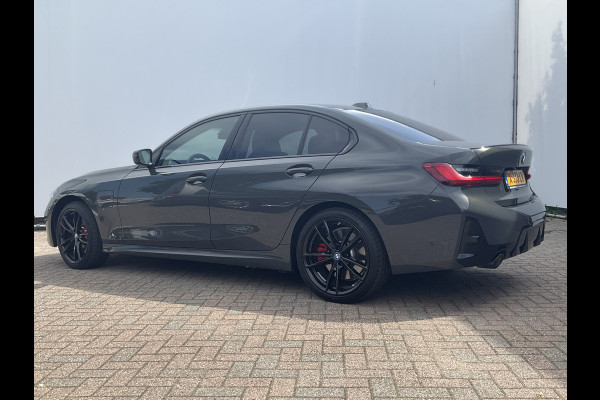 BMW 3-serie 330e xDrive Nieuwstaat Open dak Harman/kordon Elec. t-haak Sportstoelen Headup BMW 3-serie 330e xDrive Nieuwstaat Open dak Harman/kordon Elec. t-haak Sportstoelen Headup