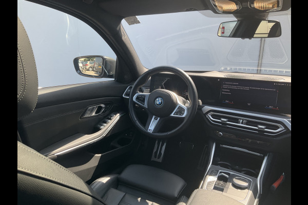 BMW 3-serie 330e xDrive Nieuwstaat Open dak Harman/kordon Elec. t-haak Sportstoelen Headup BMW 3-serie 330e xDrive Nieuwstaat Open dak Harman/kordon Elec. t-haak Sportstoelen Headup
