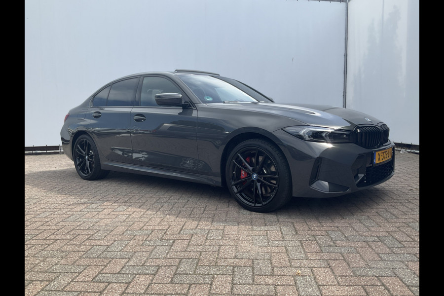 BMW 3-serie 330e xDrive Nieuwstaat Open dak Harman/kordon Elec. t-haak Sportstoelen Headup BMW 3-serie 330e xDrive Nieuwstaat Open dak Harman/kordon Elec. t-haak Sportstoelen Headup