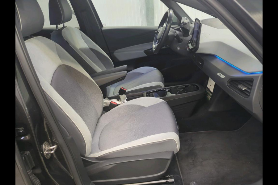 Volkswagen ID.3 First Plus 58 kWh Navigatie Apple Carplay/Android Auto Camera Parkeersensoren Adaptive Cruise Control Full LED Matrix Stoel- en stuurverwarming Lichtmetalen velgen Climate Control
