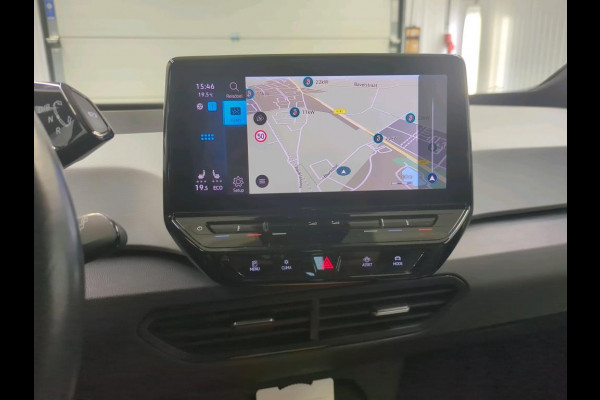 Volkswagen ID.3 First Plus 58 kWh Navigatie Apple Carplay/Android Auto Camera Parkeersensoren Adaptive Cruise Control Full LED Matrix Stoel- en stuurverwarming Lichtmetalen velgen Climate Control