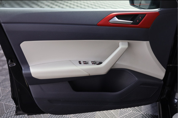 Volkswagen Polo 1.0 MPI Beats | Beats Interieur | Beats Audio | sportive striping | CarPlay | stof- Leer bekleding | Unieke Beats uitvoering |