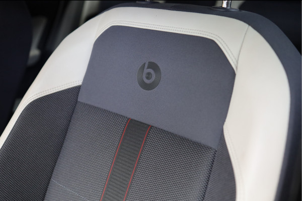 Volkswagen Polo 1.0 MPI Beats | Beats Interieur | Beats Audio | sportive striping | CarPlay | stof- Leer bekleding | Unieke Beats uitvoering |