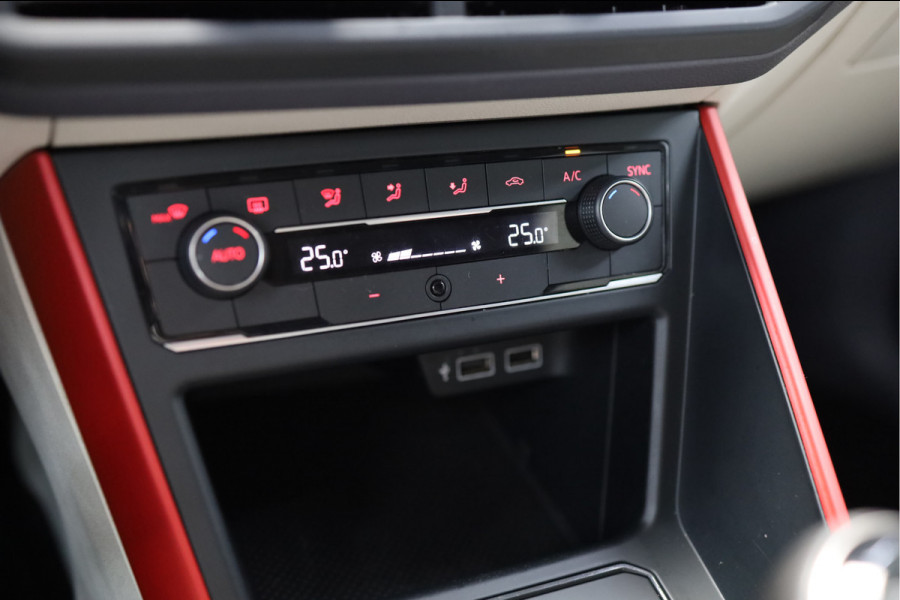 Volkswagen Polo 1.0 MPI Beats | Beats Interieur | Beats Audio | sportive striping | CarPlay | stof- Leer bekleding | Unieke Beats uitvoering |
