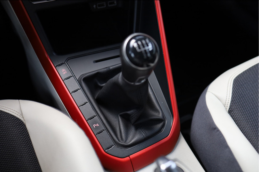 Volkswagen Polo 1.0 MPI Beats | Beats Interieur | Beats Audio | sportive striping | CarPlay | stof- Leer bekleding | Unieke Beats uitvoering |