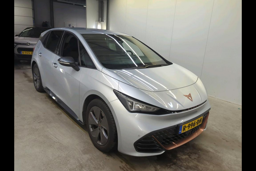 CUPRA Born Business 62 kWh Navigatie Apple Carplay/ Android Auto Camera Parkeersensoren Adaptive Cruise Control Stoel- en stuurverwarming Full Led Climate Control Lichtmetalen velgen